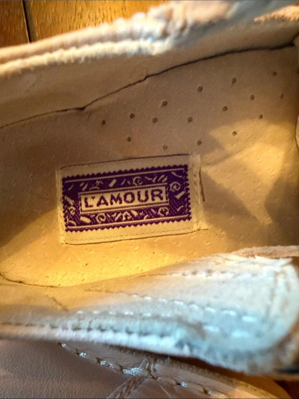L'Amour Girls Pink T-Strap Leather Cut‎ Out Mary Janes Sz 9